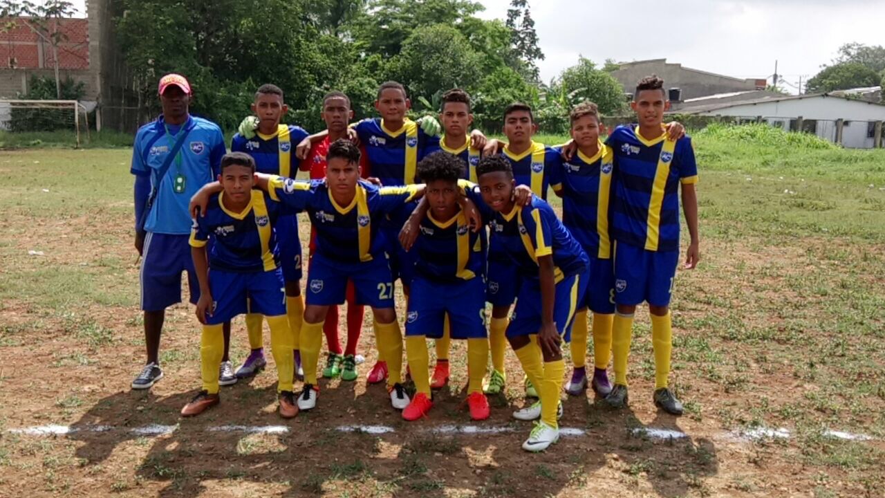 NACIONAL SUB-17 – CRESPO «B» GANA Y SE METE DENTRO DE LOS CINCO